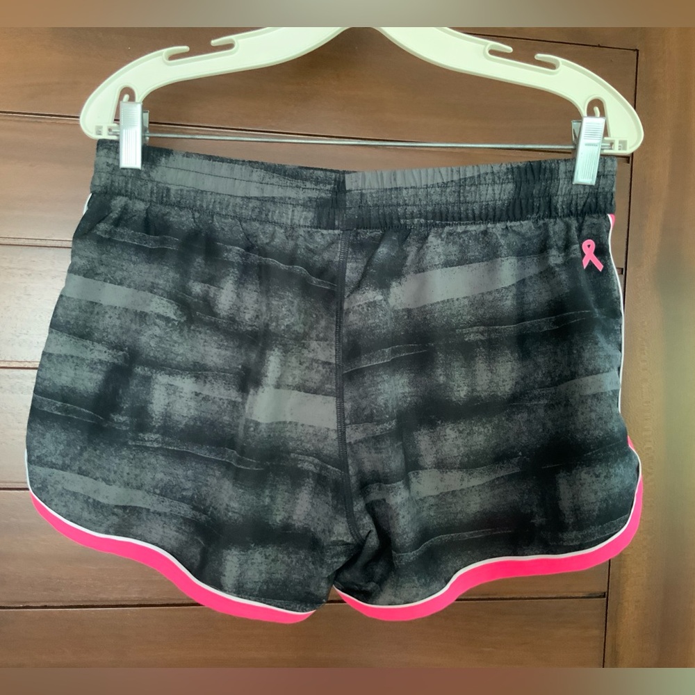 UNDER ARMOUR Running Shorts, Breast Cancer Ribbon, Sz M EUC